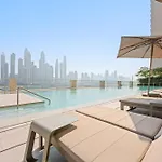 Silkhaus Dubai Skyline View With Tower Private Beach