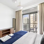 Silkhaus Dubai Skyline View With Tower Private Beach