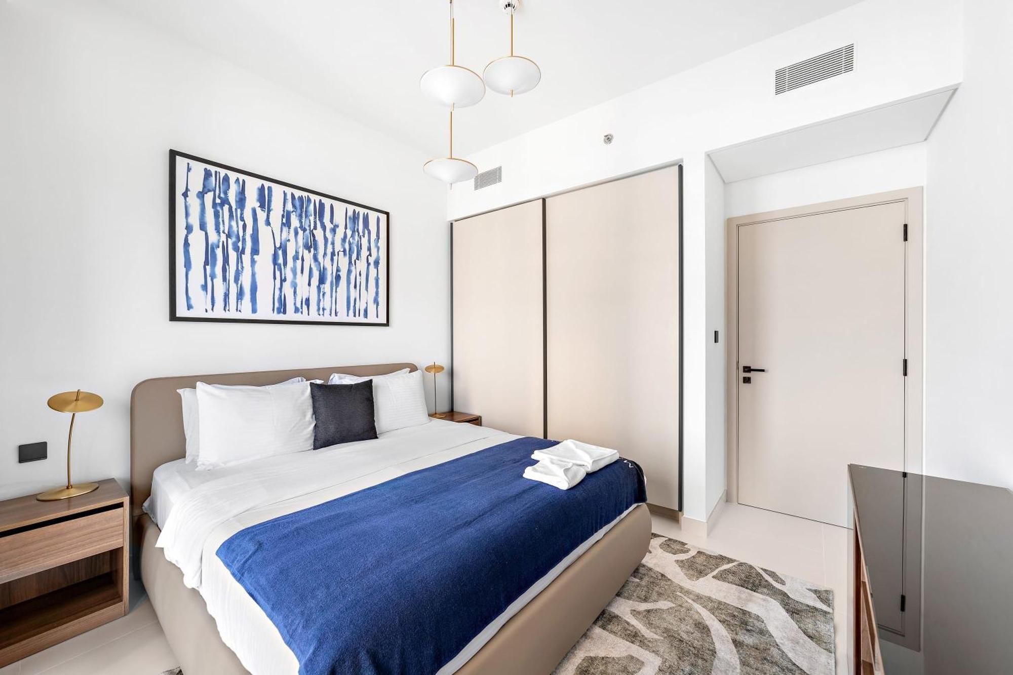 Silkhaus Skyline View With Tower Private Dubai
