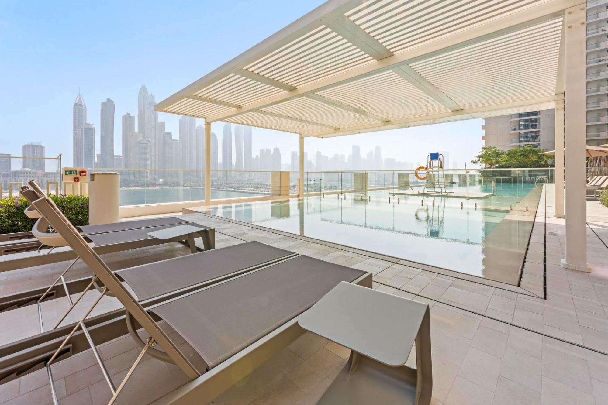 Silkhaus Skyline View With Tower Private Dubai